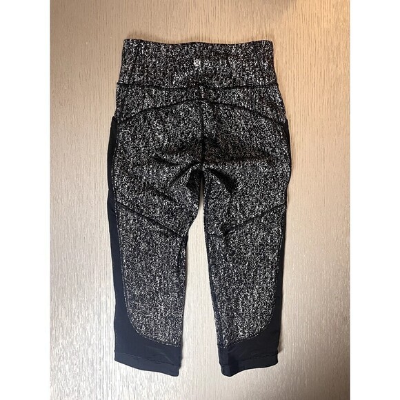 Lululemon Wunder Under Crop III Black/White Leggings Size 6 Yoga Gym Used - Picture 6 of 8